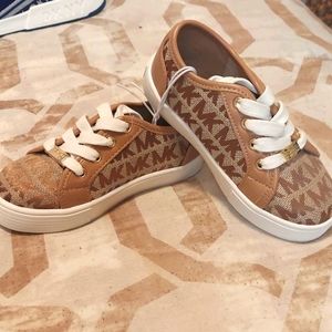 Kids shoes